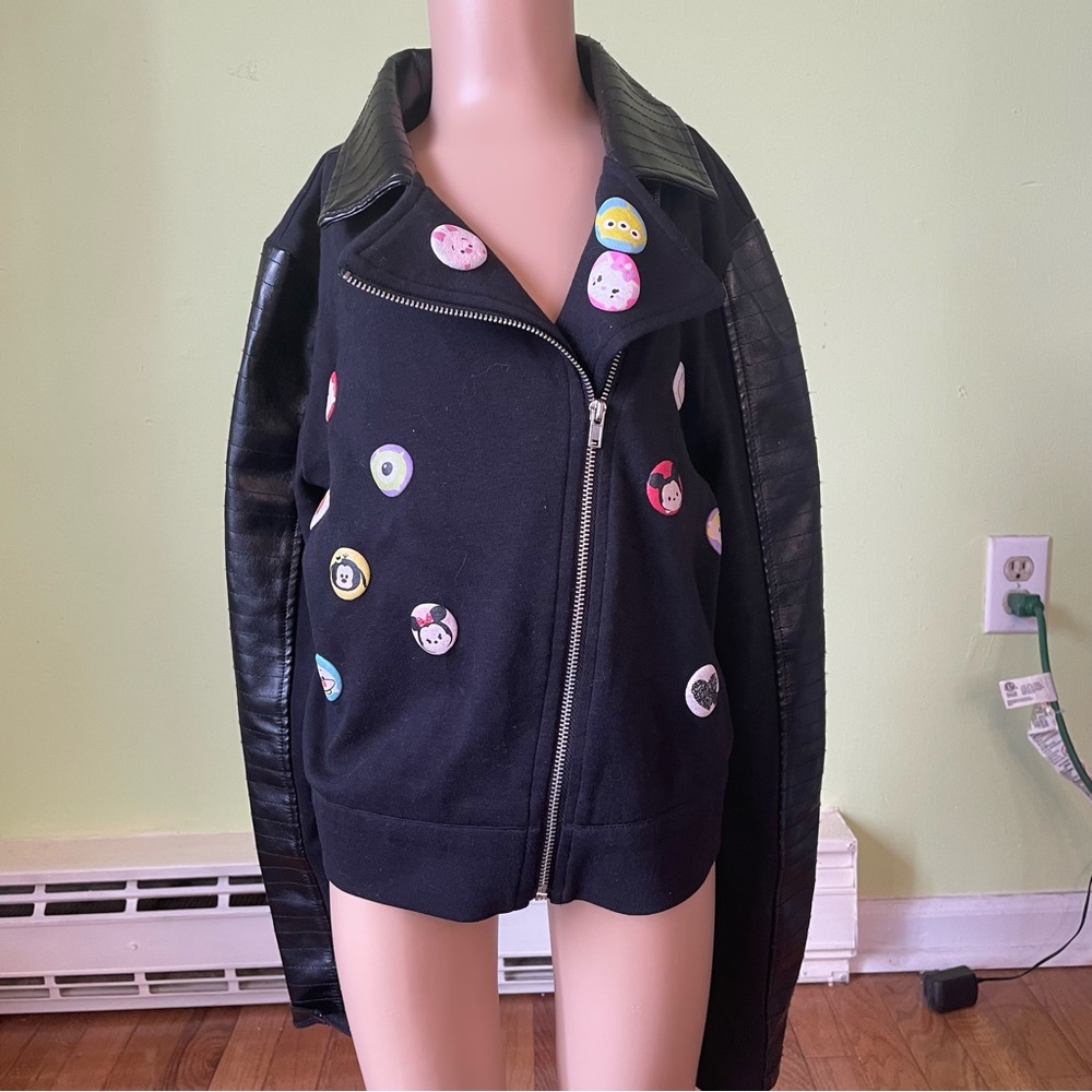 DISNEY DSIGNED BLACK FAUX LEATHER CHARACTER PIN GRAPHIC JACKET SIZE 10/12
